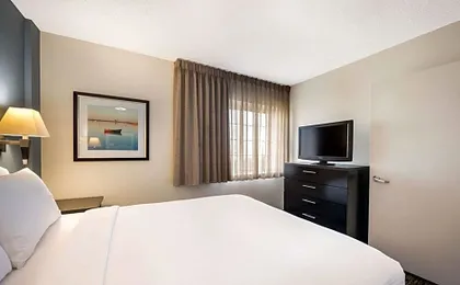 Sonesta Simply Suites Boston Braintree