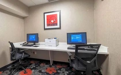 Hampton Inn & Suites DuPont