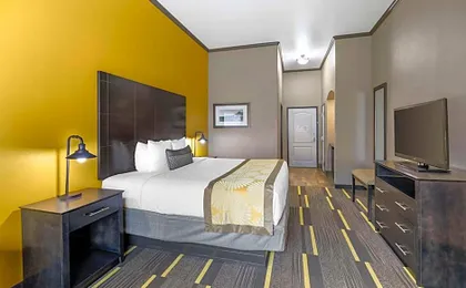Best Western Plus Emerald Inn & Suites