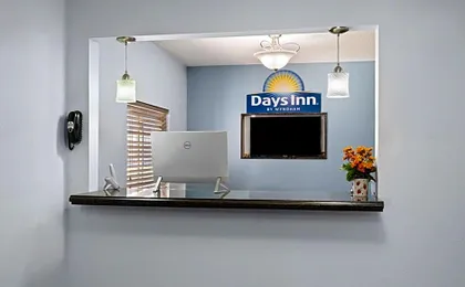 Days Inn by Wyndham Jamestown