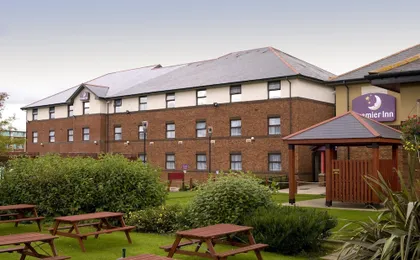 Premier Inn Livingston (M8, Jct3)