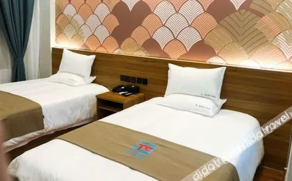 Pai Hotel (Pingshan Lushan railway station store)