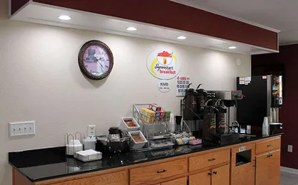 Super 8 by Wyndham Dothan