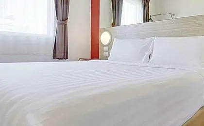 Easy Planet Phuket Patong