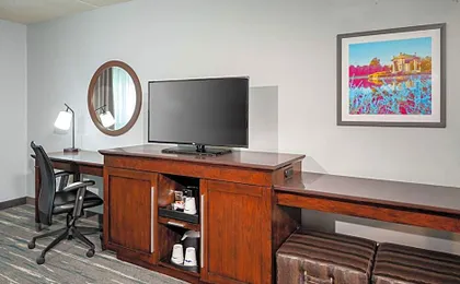 Hampton Inn & Suites St. Louis at Forest Park