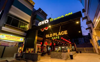 OYO 1327 Avava Inn