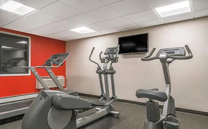 Ramada by Wyndham Minneapolis Golden Valley
