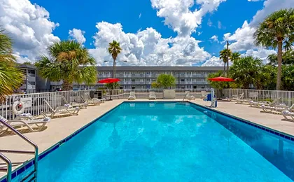 Howard Johnson by Wyndham Orlando Lake Buena Vista South