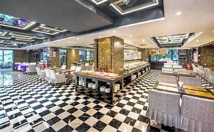 La Perle International Hotel