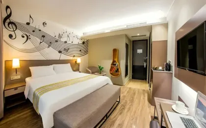 Homeinn Plus Hotel (Shanghai Bund Jinling East Road)