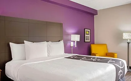 La Quinta Inn & Suites by Wyndham Miami Airport East