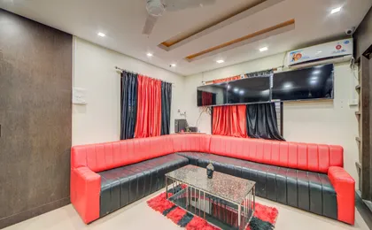 OYO Flagship 24397 9 Star Hotel