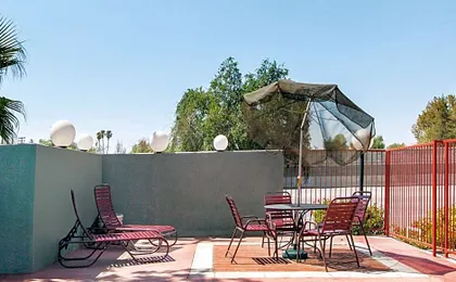 Americas Best Value Inn & Suites Bakersfield Central