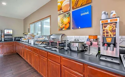 Comfort Inn Muscatine near Hwy 61
