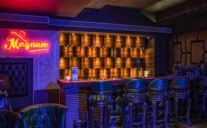 Clarion Inn Amps