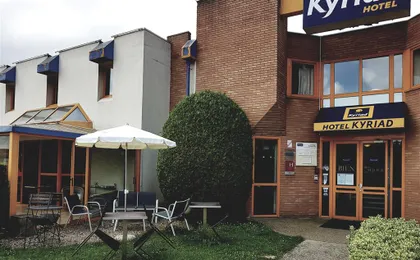 kyriad chantilly terrasse