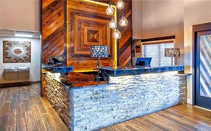 Aiden by Best Western Warm Springs Hotel and Event Center