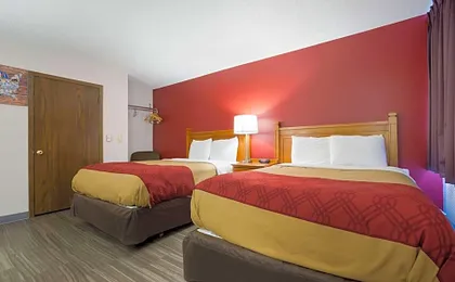 Econo Lodge Inn & Suites Escanaba North
