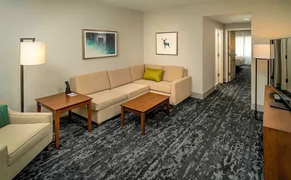 Delta Hotels Huntington Mall