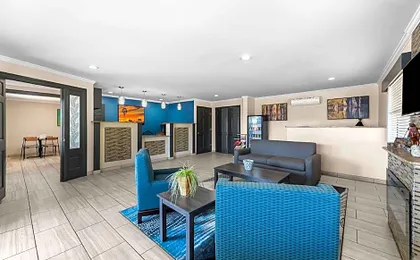 Best Western Delhi Inn