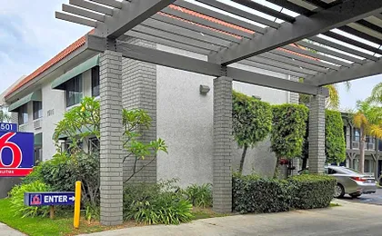 Studio 6 Suites Santa Ana, CA