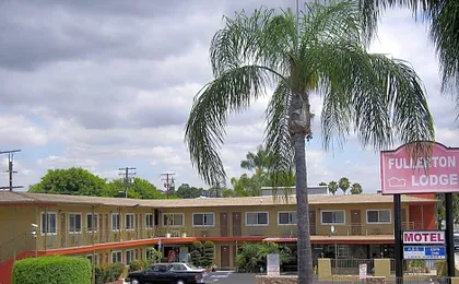 Fullerton Lodge