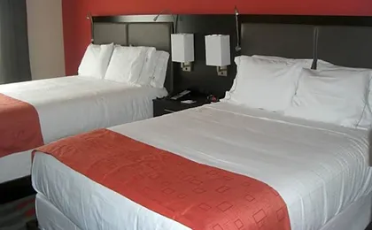Holiday Inn Express Northwest Maize By IHG