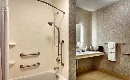 Holiday Inn Express & Suites El Paso I-10 East By IHG
