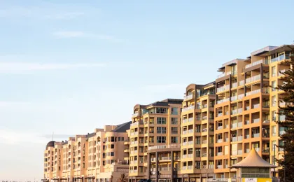OAKS GLENELG PLAZA PIER SUITES
