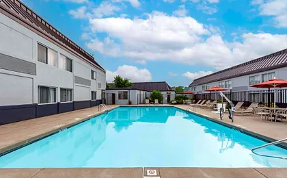 Best Western Plus Bridgeport Inn