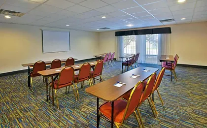 Holiday Inn Express Hotel & Suites Cincinnati Northeast-Milford By IHG