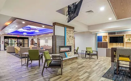 Comfort Inn & Suites Pittsburgh Fox Chapel