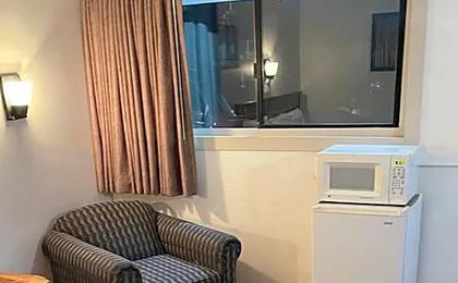 Highlander Motel