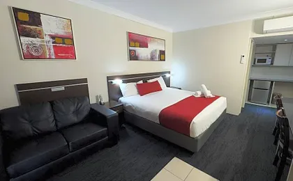 Golden West Motor Inn