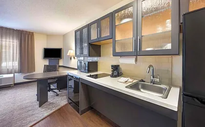 Sonesta Simply Suites Boston Braintree