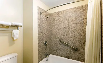 Travelodge by Wyndham Brea