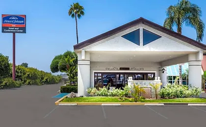 Howard Johnson Hotel&Conf Cntr by Wyndham Fullerton/Anaheim