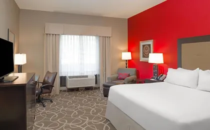 Holiday Inn Express Klamath Redwood Ntl Pk Area By IHG