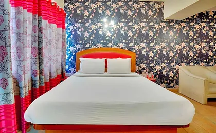 iROOMZ Aura Inn