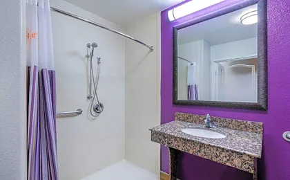 La Quinta Inn & Suites by Wyndham Dfw Airport West-Bedford