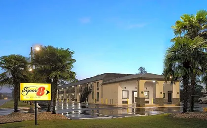 Super 8 by Wyndham Perry National Fairground Area I-75