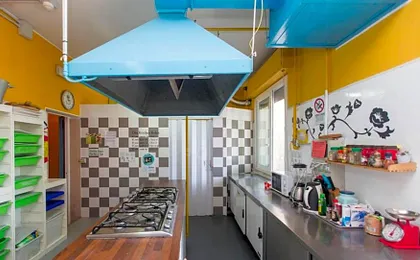 Sunflower Beach Backpacker Hostel & Bar