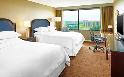 Sheraton Lisle Naperville Hotel