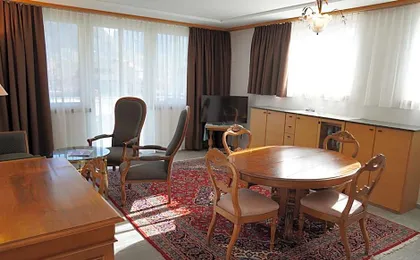 Carlton-Europe Vintage Adults Hotel