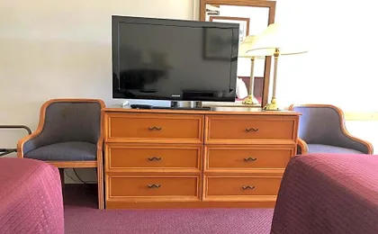 Kewanee Motor Lodge