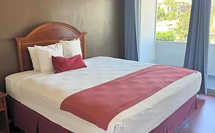 Holiday Lodge