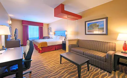 Holiday Inn Express & Suites Cotulla By IHG