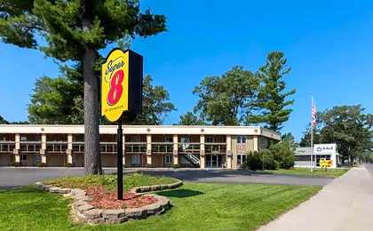 Super 8 by Wyndham Traverse City