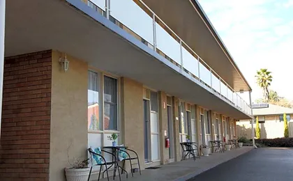 Country Gardens Motel