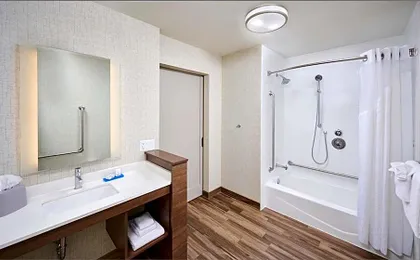 Holiday Inn Express and Suites Brantford By IHG